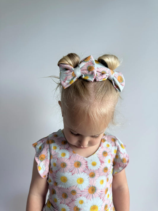 Daisy Blooms Piggie Bows