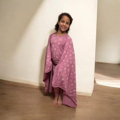 Blushing Doodles 2.5 Tog Quilted Blanket