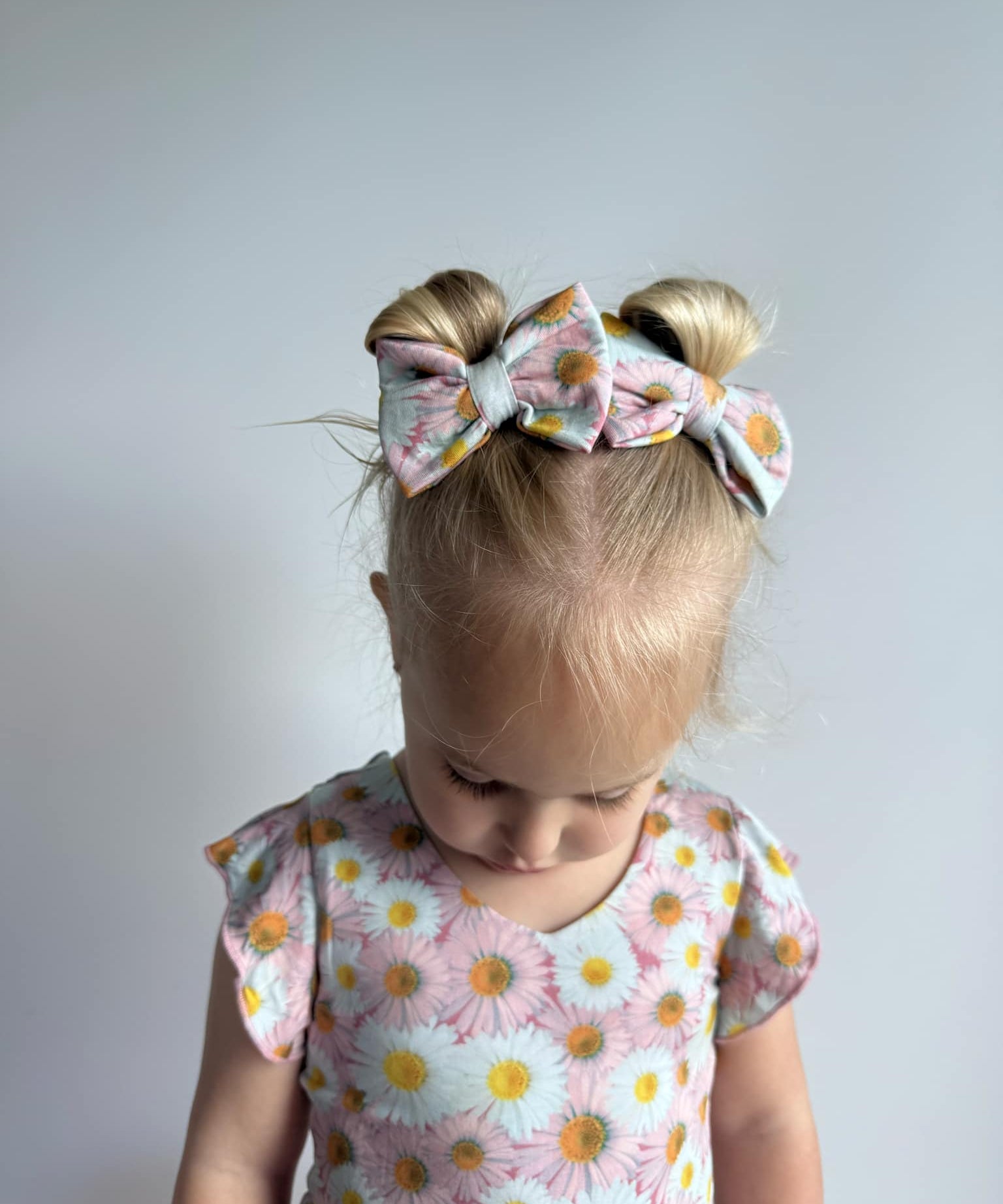 Daisy Blooms Piggie Bows