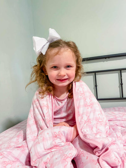 Gingham Grace 2.5 Tog Quilted Blanket