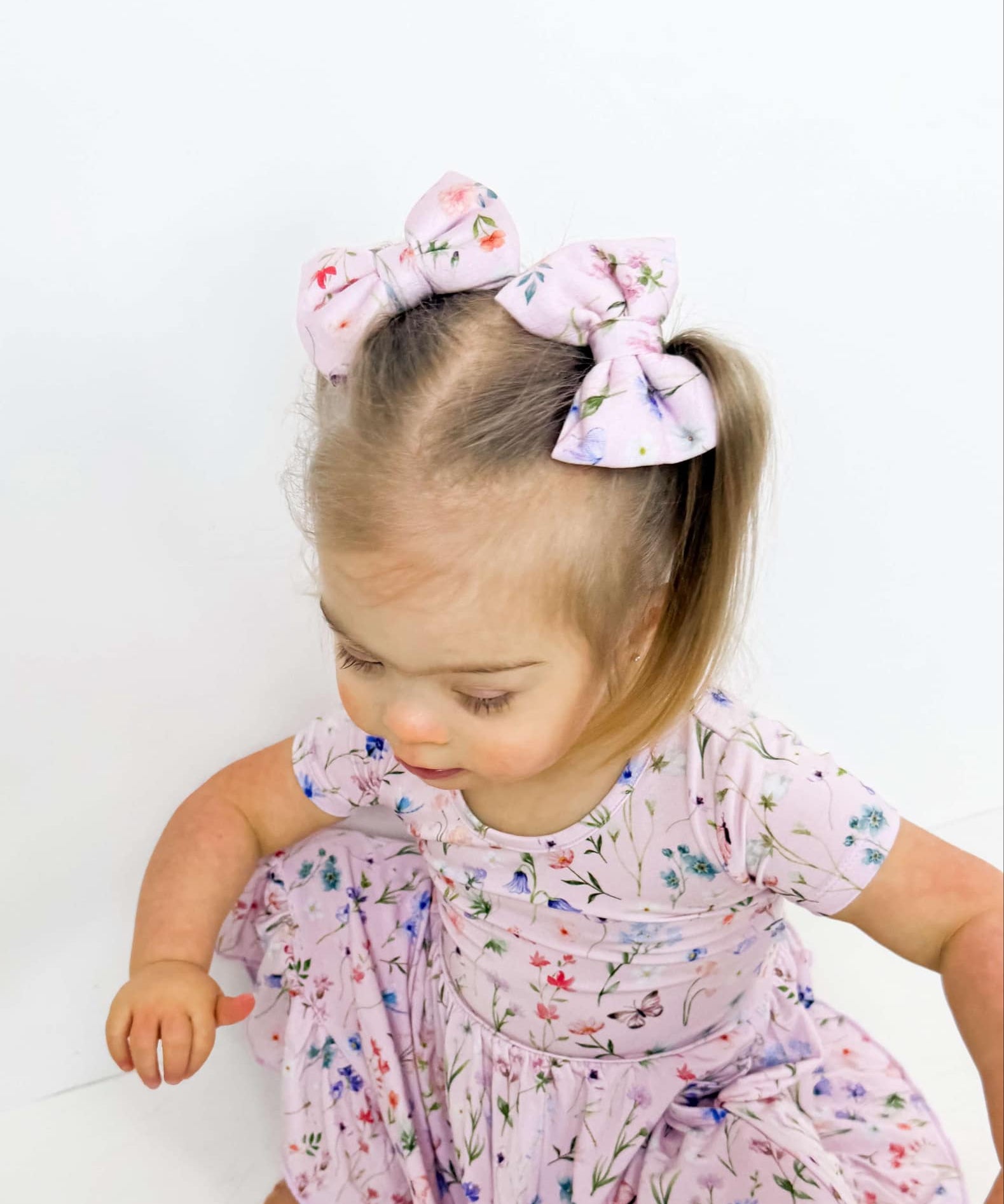 Wildflower Garden Piggie Bows