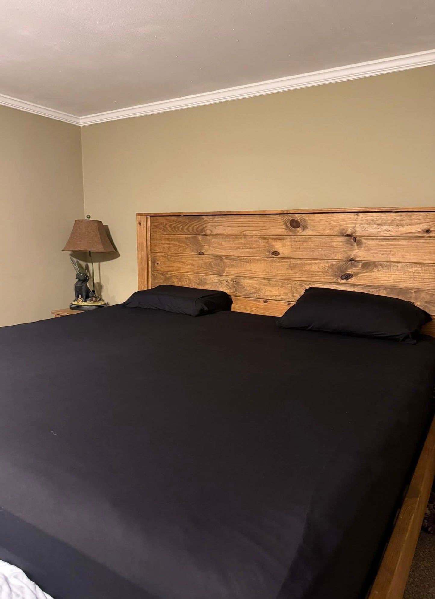 Luxe Noir Fitted Queen Sheet & Pillow Cases